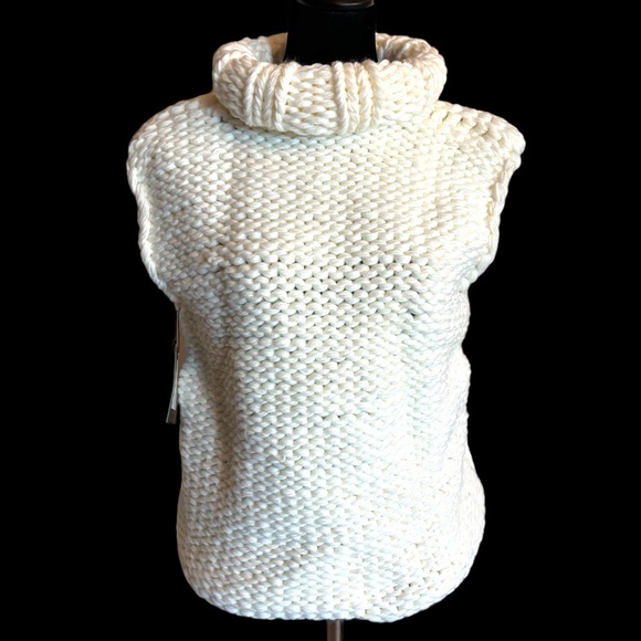 The KARSAAN Hand Knit Sweater - Picture 5 of 12